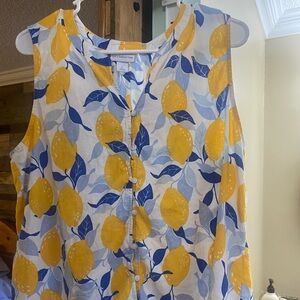 Liz Claiborne size L. Light weight. Summer vibes. Lemon designs.